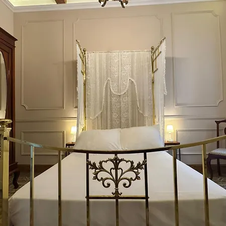 Monreal Boutique Townhouse - R024rm4 3*